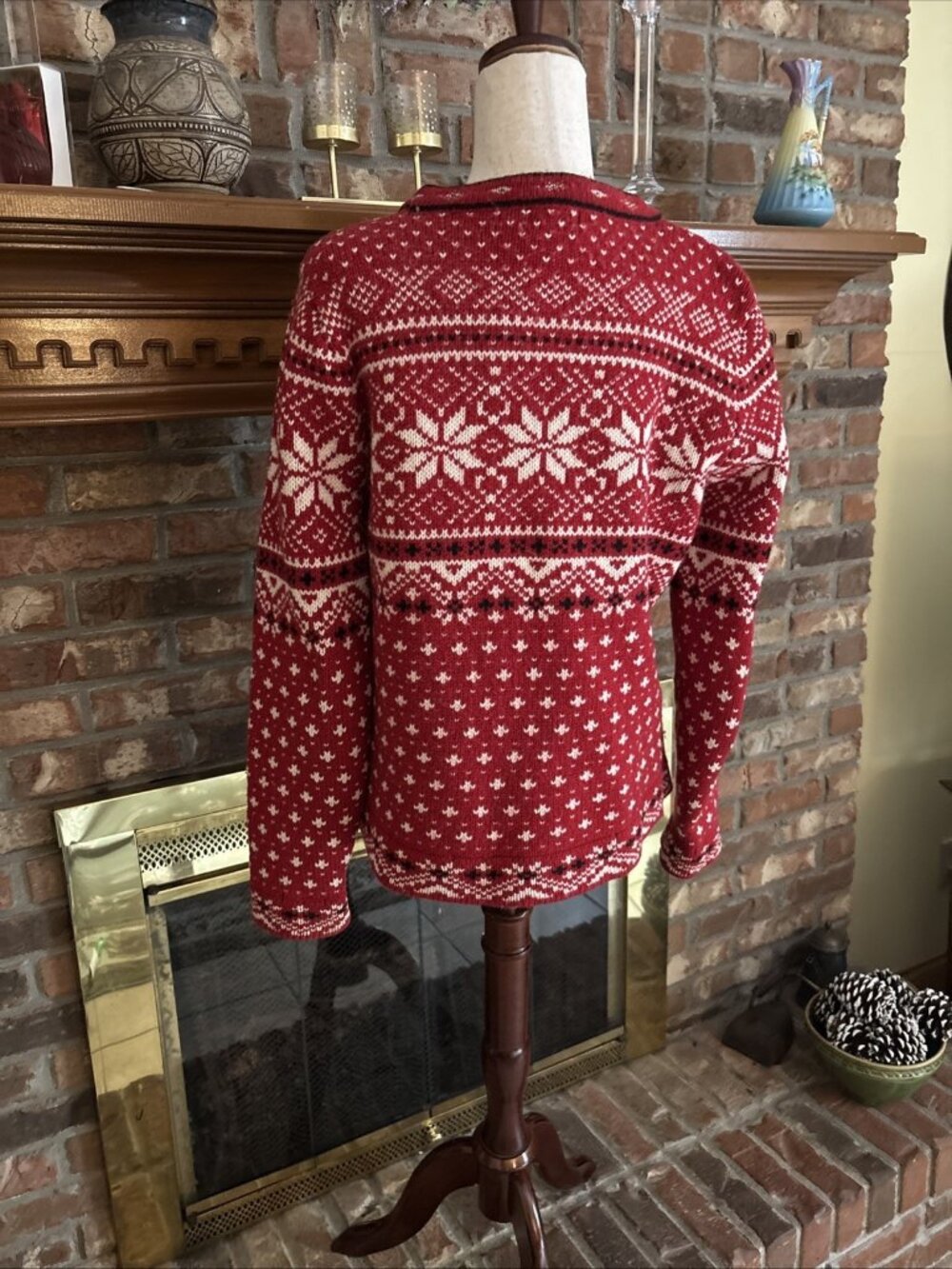 LL Bean Sweater Womens Medium  100% Wool Cardigan Nordic Fair Isle Snowflake - Picture 3 of 6